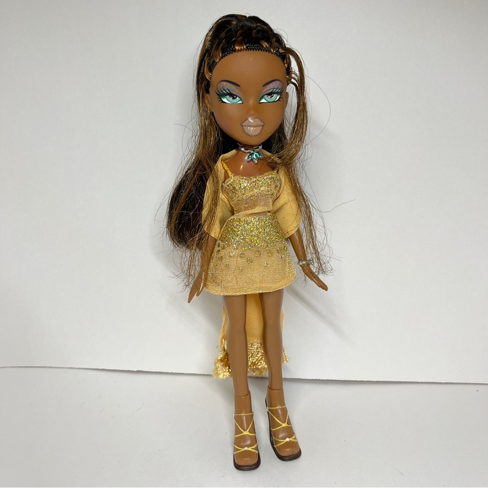 Vintage 2003 Bratz Formal Funk Sasha Doll Gold Dress Secondary Outfit Prom Y2k - Picture 2 of 15